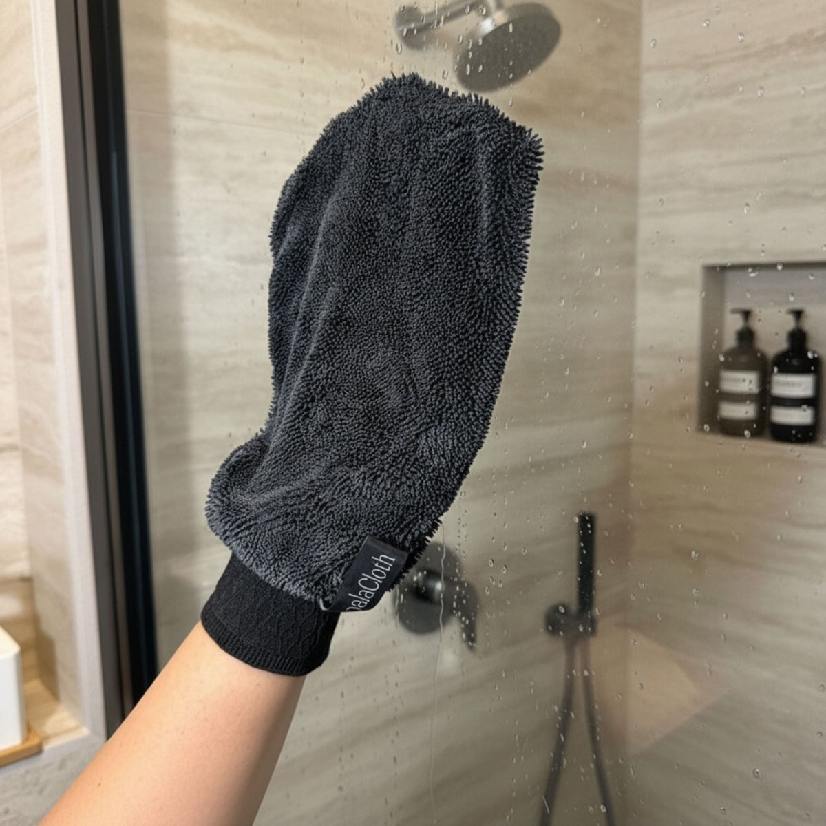 KoalaGlove – All-Purpose Cleaning Glove for Effortless Shine